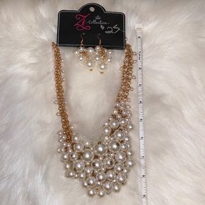 Paparazzi Pearl necklace and earrings